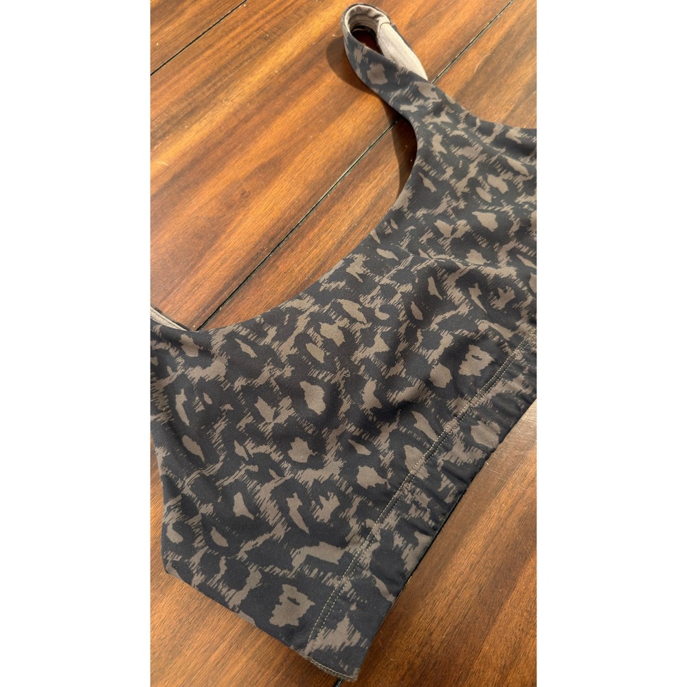 Vuori Daily Bra Womens Medium Dark Camo Leopard Print Scoop Neck VW158 - Picture 10 of 13